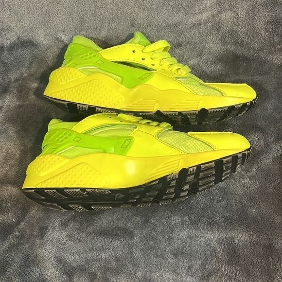 Nike Air Huarache WMNS Sz 6.5 Volt Green & Yellow Guc - Picture 3 of 5